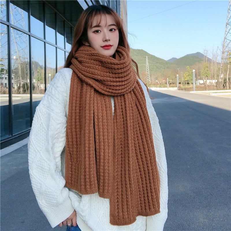 Écharpe unie en tricot torsadé