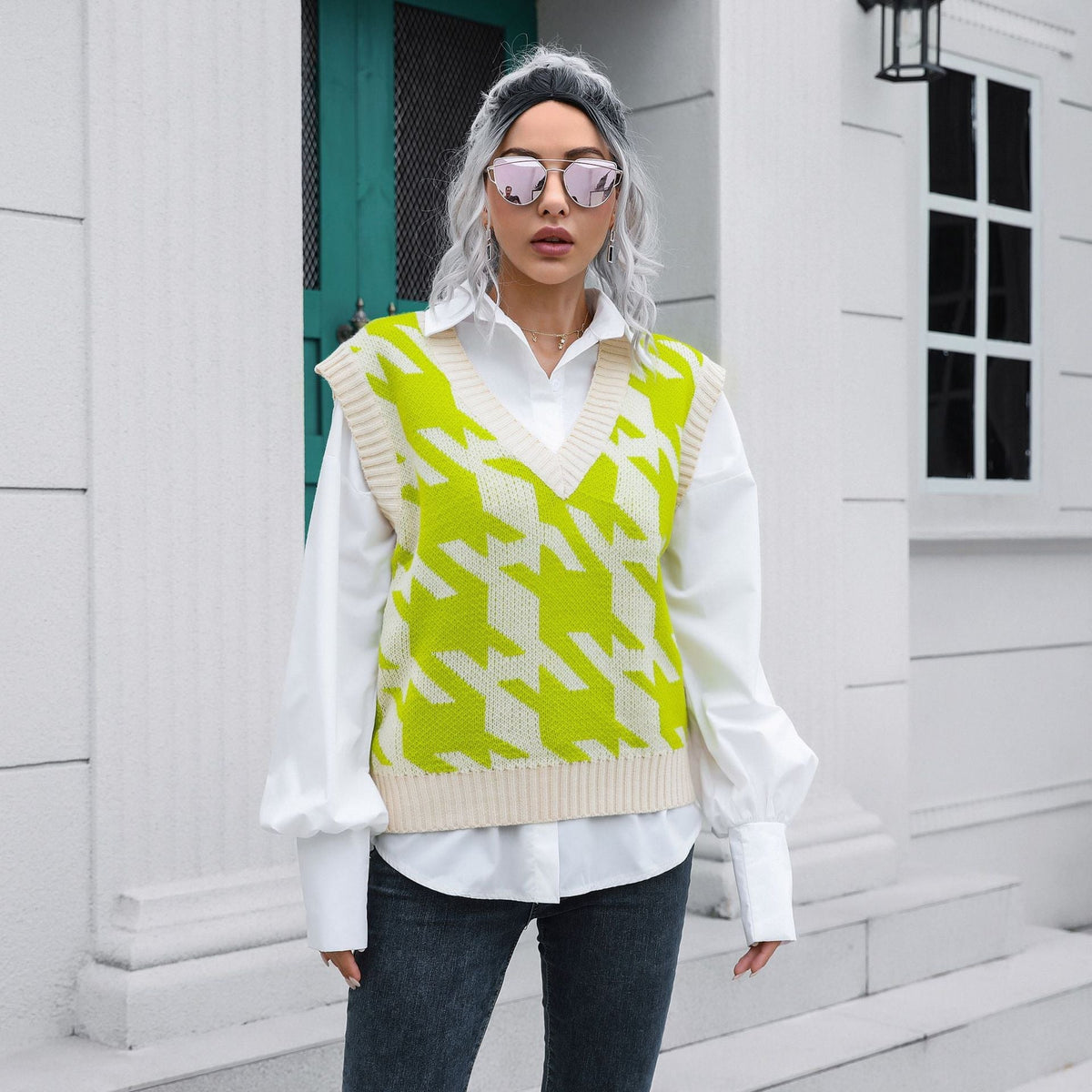 Houndstooth V-Neck Knit Vest - Calendar ClosetHoundstooth V-Neck Knit VestCalendar Closet